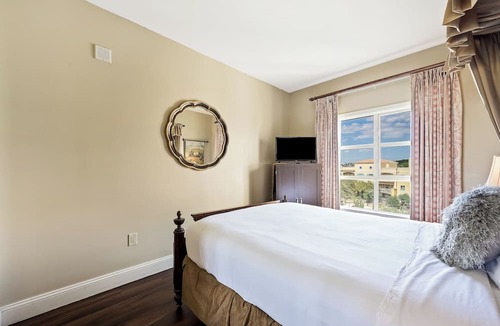 Lake Las Vegas Condo | Magical water views of Lake and Pool! 2 Bed/2bath 30 minutes to the strip