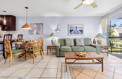 Kihei Condo | Hale Kamaole 208 - Relax and Enjoy Your Beautiful Ocean View Suite
