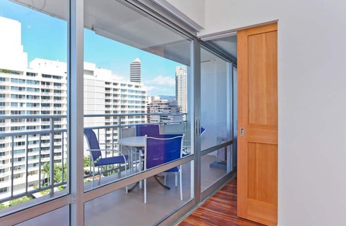 Waikiki Condo | BEAUTIFUL Ilikai suite w/Ocean, Marina & Sunset Views! Large Lanai! Parking!
