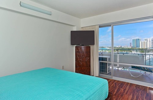Waikiki Condo | BEAUTIFUL Ilikai suite w/Ocean, Marina & Sunset Views! Large Lanai! Parking!