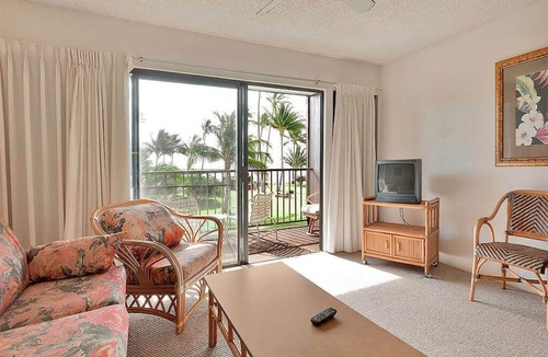 Kaunakakai Condo | Tropical Ocean View w/Lanai, WiFi, Cable TV-#212