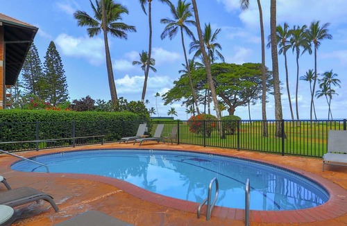 Kihei Condo | Leinaala Oceanfront 405 Panoramic Ocean View, Great Rates, Steps to the beach