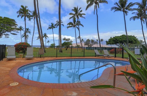 Kihei Condo | Leinaala Oceanfront 405 Panoramic Ocean View, Great Rates, Steps to the beach