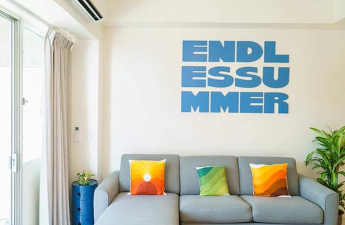 Waikiki Condo | 30 seconds to The Ocean! Waikiki Shore, 1 Bedroom with 1 Parking (WS08)
