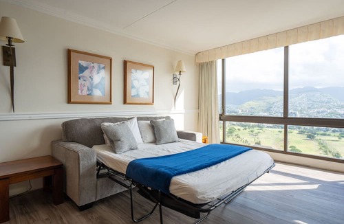 Waikiki Condo | Special Rate.Charming 1BD With Ko'olau Mountain Range View!