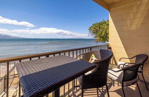 Maalaea Condo | Oceanfront Hono Kai B7 Escape Maui Condo Pool & Walk to Beach -Ma’alaea Bay