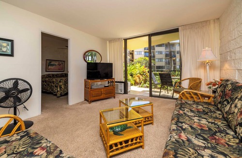 Maalaea Condo | Oceanview Ground Floor Condo Kanai A Nalu 108 in Maalaea with Pool and View