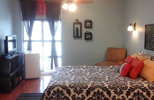 Waikiki Apartment | ~Waikiki~ LOWEST RATES IN AREA ~ Studio ~ Fully Furn ~ Blocks to Beach ~