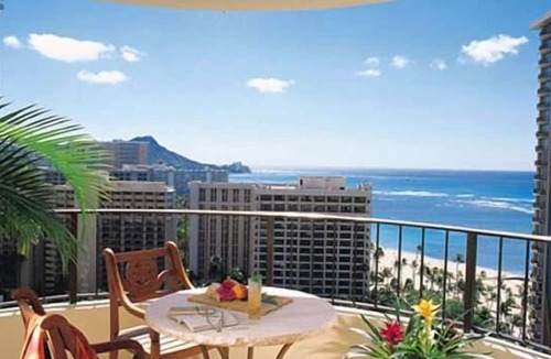 Waikiki Condo | Hilton Hawaiian Village One bedroom Suite- Fabulous beach and lagoon!