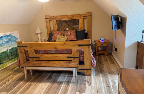 Hiawassee Cabin | River Cabin,Lrg Hot Tub,Inner Tubing,Pool,Trout Fishin,20 Min to Helen