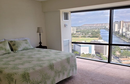 McCully - Moiliili Condo | 2 Bed 2 Bath Condo - Stunning Ocean views, Spacious, Clean and Comfortable
