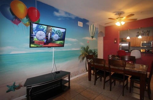 Windsor Hills Condo | Dream Disney Family Vacation,one of best resort 2 miles to Disney, space for 8