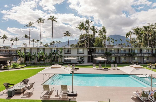 Kahului Hotel | Tropical Dream! Seaside Property, Outdoor Pool, Steps to Ho’aloha Park Beach!