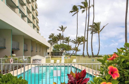 Punaluu Condo | Beachfront Condo with Stunning Views