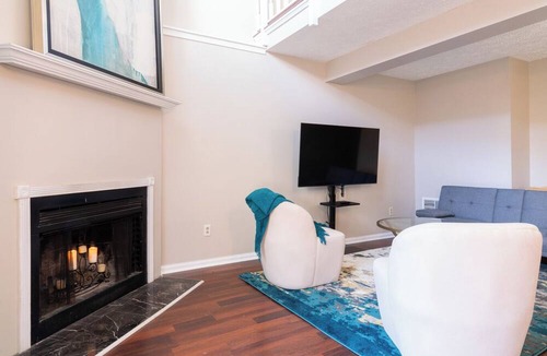 Pineville House | Peace at the lake Lovely 2-bedroom townhome with AC in charming Pineville