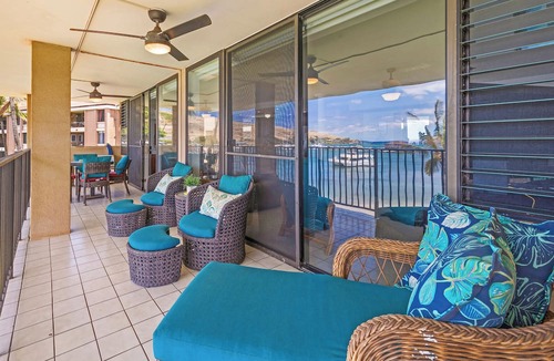 Maalaea Condo | Magnificent Oceanfront Luxury Dolphin Suite with Your Own Private Elevator!