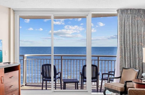 Downtown Myrtle Beach Apartment | Unforgettable Getaway 3BR