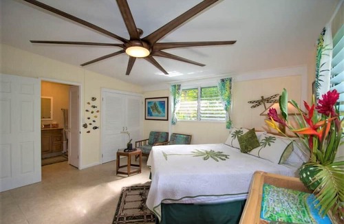 Kailua Apartment | Affordable Island Getaway with private yard