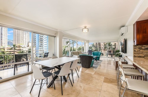 Waikiki Condo | Splendid 2BD w/One FREE Parking