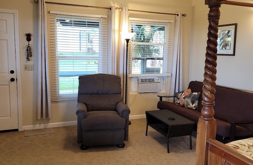 Papaikou Apartment | Upscale studio-sea view-prvt entry & prvt entry- opt A/C