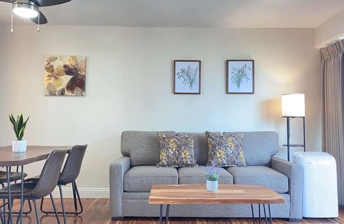 McCully - Moiliili Apartment | 09 FREE Parking/10 min beach/2br-Waikiki/Ala Moana