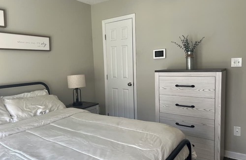 Westgate House | The Tucked Inn - Spacious 3BR Home with Huge Backyard Near Lejeune & Beaches