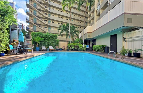 Waikiki Hotel | WAIKIKI GRAND HOTEL® 416 Surfing adventure Ste in Waikiki 2min to Queens Beach🏝