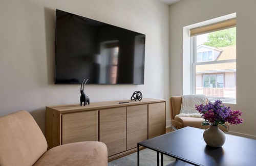 Hoboken Apartment | Hoboken Loft Hideaway - walk to PATH