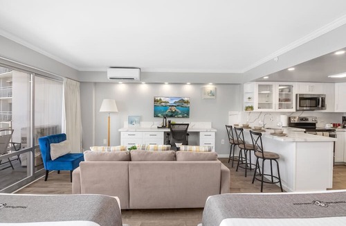 Waikiki Hotel | Spacious 2 Units Retreat at the Ilikai Hotel – Accommodates 10 Guests