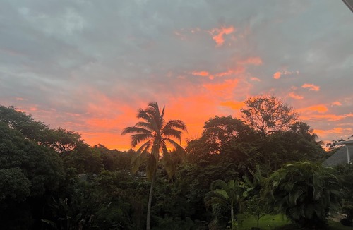 Ka'a'awa House | Ocean & Mountain Paradise - 3BD/2BA - MIDTERM RENTAL 1-6 Months
