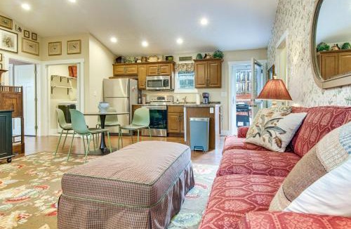 Waynesville House | Walk to Waynesville Hot Spots! 'Woodland Cottage'