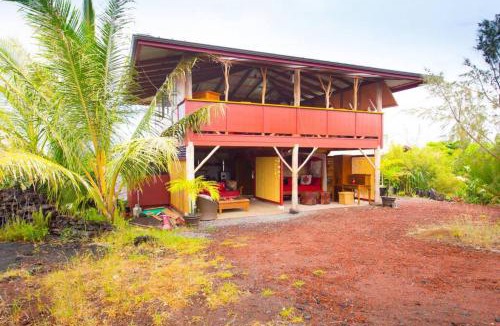 Pahoa Apartment | THE MAGICAL LAVA TEMPLE with EPIC Volcano Views!