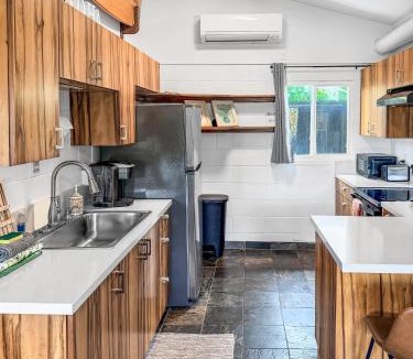 Mokuleia House | Coral Wave Cottage