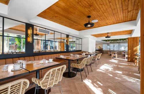 Galt Mile Hotel | Spacious King Suite in Fort Lauderdale
