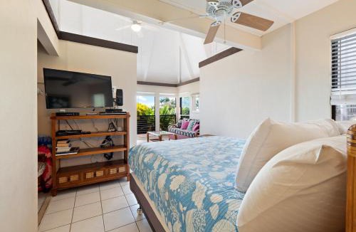 Punaluu Apartment | #04 Black Sand Beach Condo