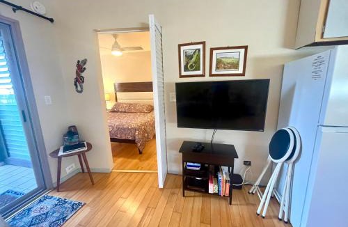 Punaluu Apartment | Beachfront 1 Bedroom Condo with Private Beach, Pool, Hot Tub