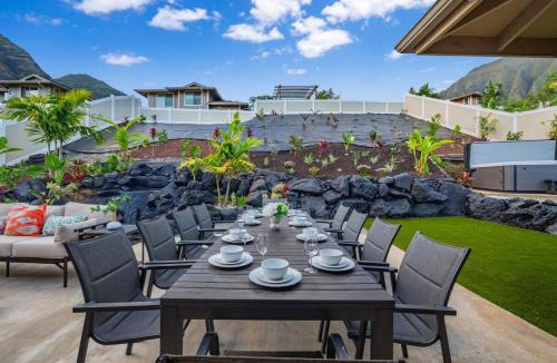 Makaha Valley House | Oahu Family retreat-Beach 5min away-Oceanview