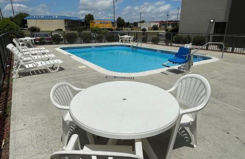 Cape Fear Hotel | La Quinta Inn & Suites by Wyndham Fayetteville I-95