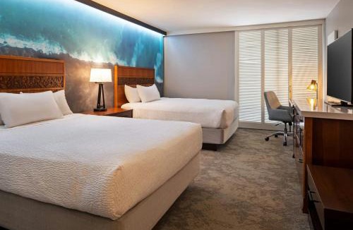 Historic Kailua Village Hotel | Courtyard by Marriott King Kamehameha's Kona Beach Hotel