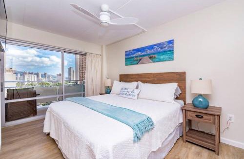 Waikiki Apartment | Ilikai Collection 6- Stylish 1BR- Mountain View- Beachfront Resort
