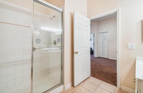 Bahama Bay House | 3BR Lakeside Apartment at Bahama Bay