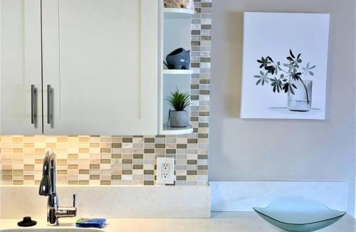 Waikiki Apartment | 1519 Ilikai Collection 9 Beachfront Resort recently upgraded