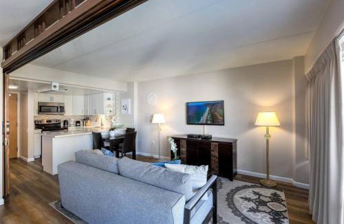 Waikiki Apartment | 1519 Ilikai Collection 9 Beachfront Resort recently upgraded