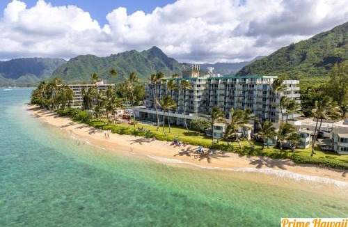 Punaluu House | Magical Beachfront Condo