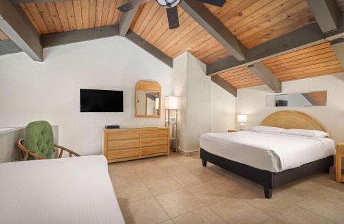 Honokowai Hotel | Aston at Papakea Resort