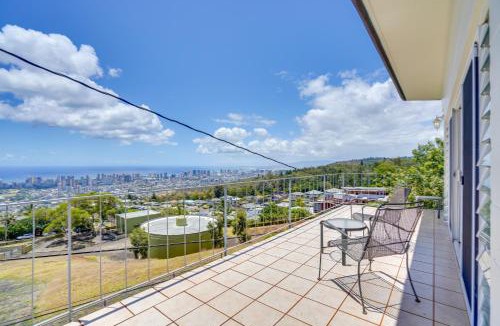Diamond Head - Kapahulu - St. Louis Apartment | 4 Mi to Beaches: Honolulu Hideaway w/Views!