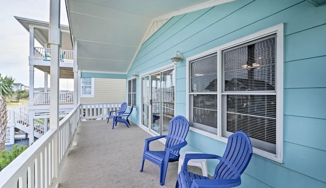 Pet-friendly Second Row House Steps to Beach!