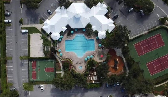 CasaComfort-king suite, 5 miles from Disney, heated pool/Jacuzzi in community
