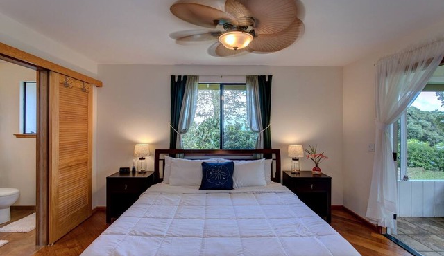 Hamakua Pukana La Hale 3 Bedroom Home by RedAwning