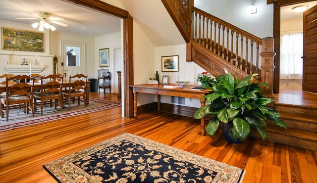 Love Lane Bed & Breakfast